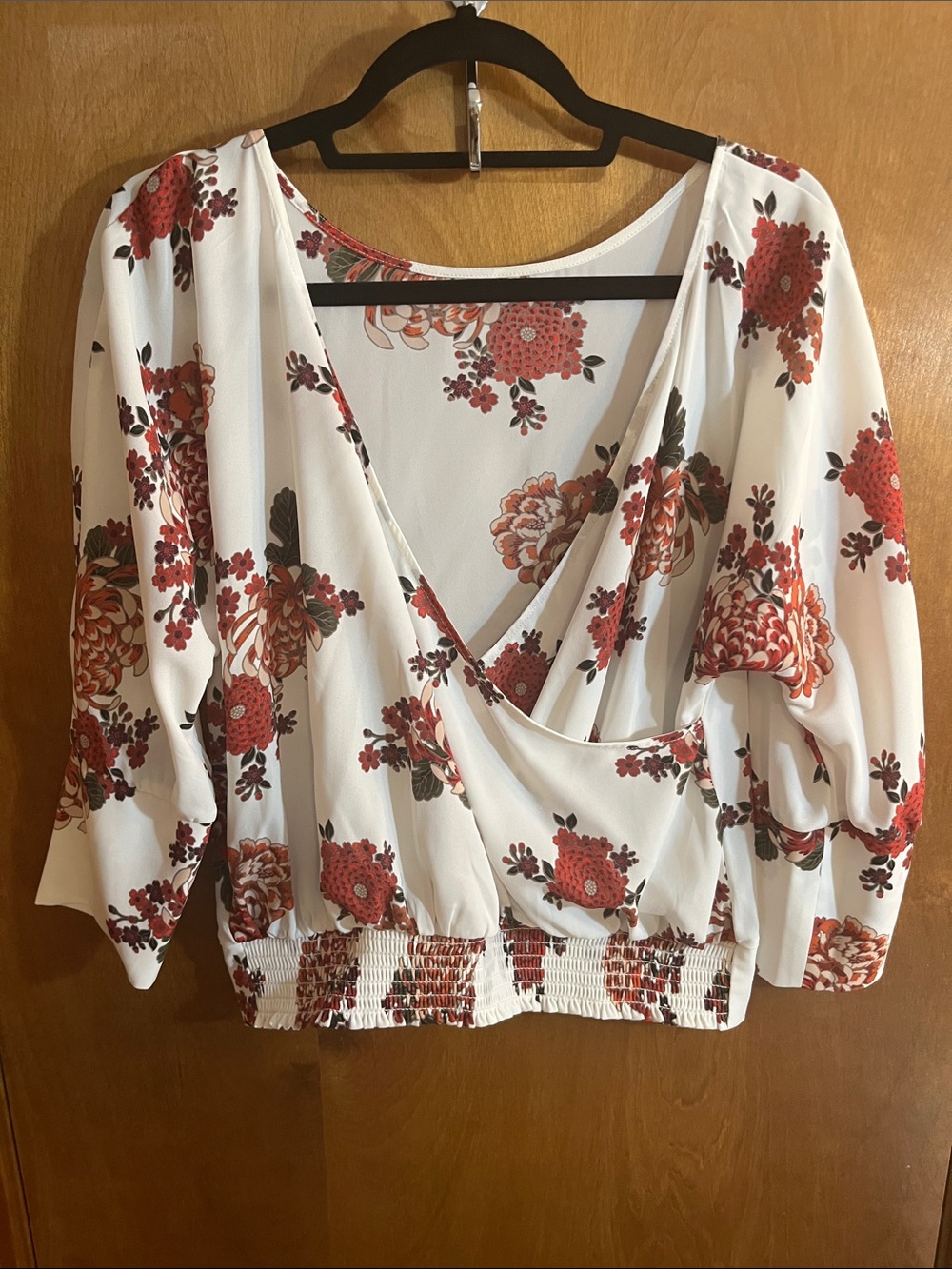 Express S Womens White Floral Surplice Blouse with Red Floral Print New with tag